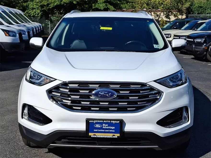 2020 Ford Edge SEL photo 1