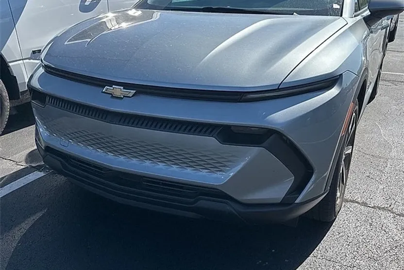 2025 Chevrolet Equinox EV 1LT photo 1