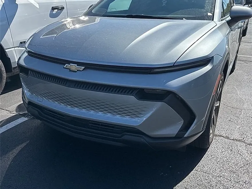 2025 Chevrolet Equinox EV 1LT photo 1