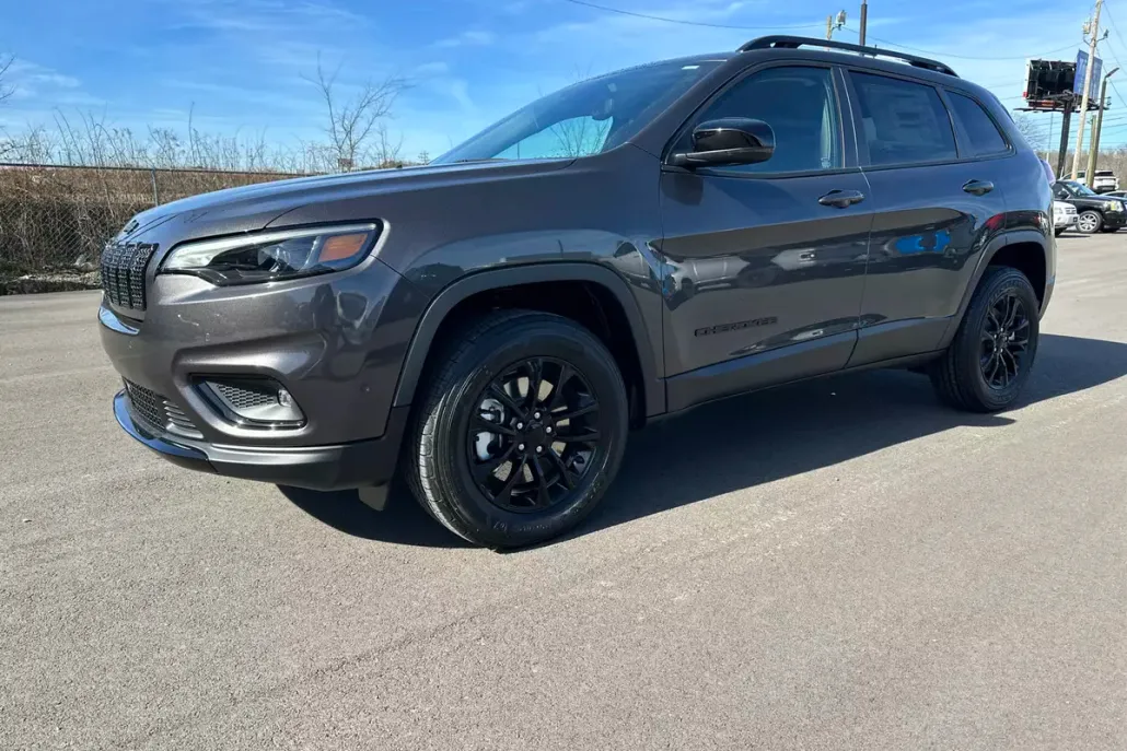 2023 Jeep Cherokee Altitude Lux photo 1