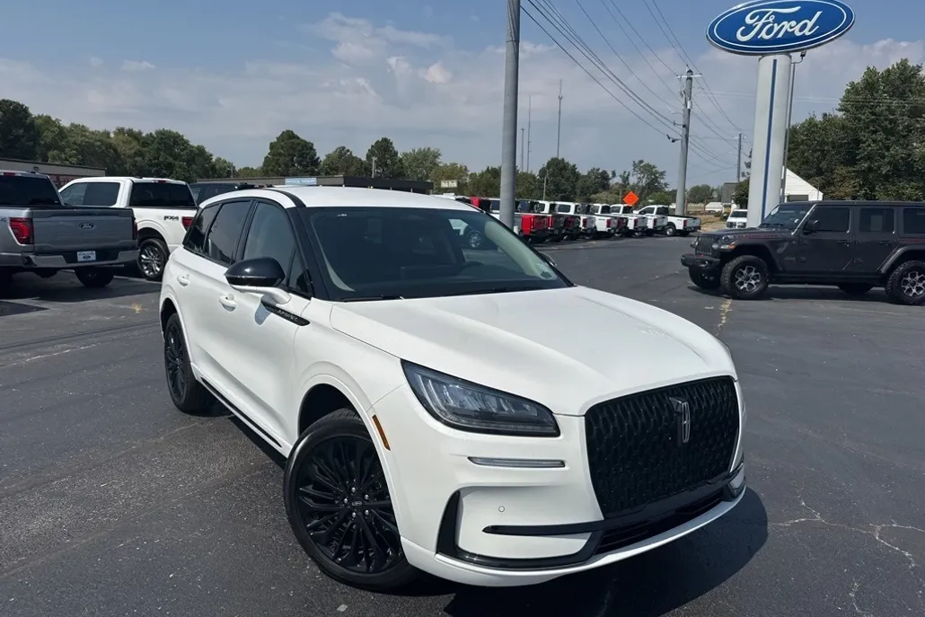 2025 Lincoln Corsair Premiere photo 1