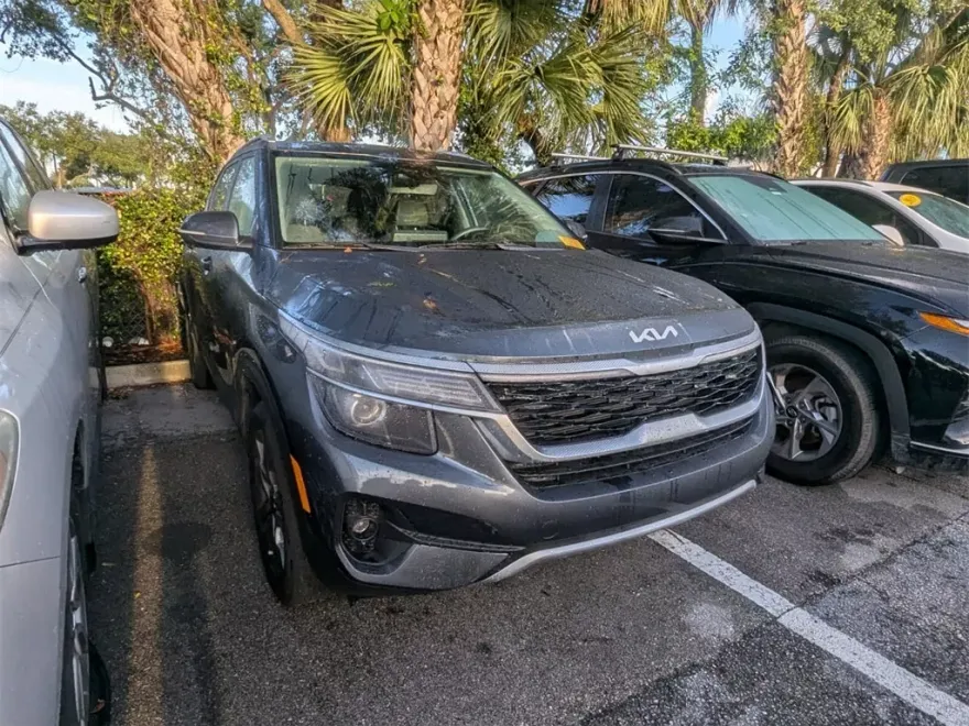 2023 Kia Seltos S photo 1