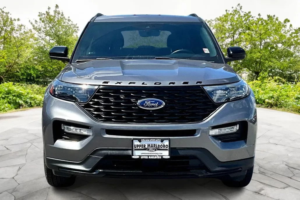2022 Ford Explorer ST-Line photo 1