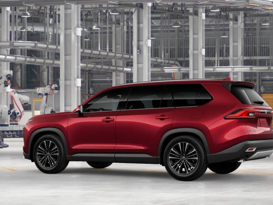 2026 Toyota Highlander Hybrid Platinum photo 1
