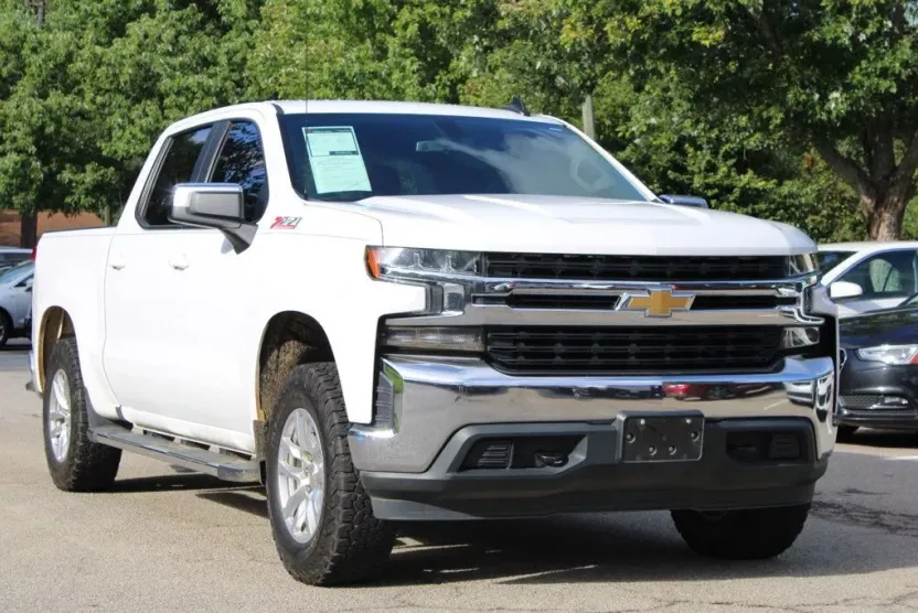 2020 Chevrolet Silverado 1500 LT photo 1