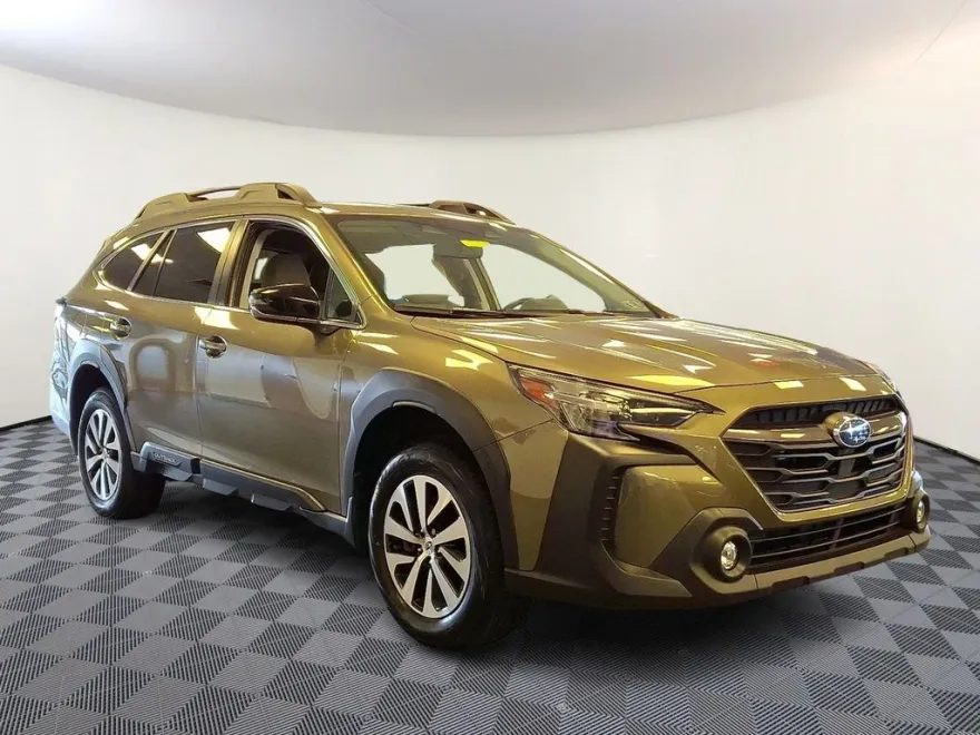 2023 Subaru Outback Premium photo 1