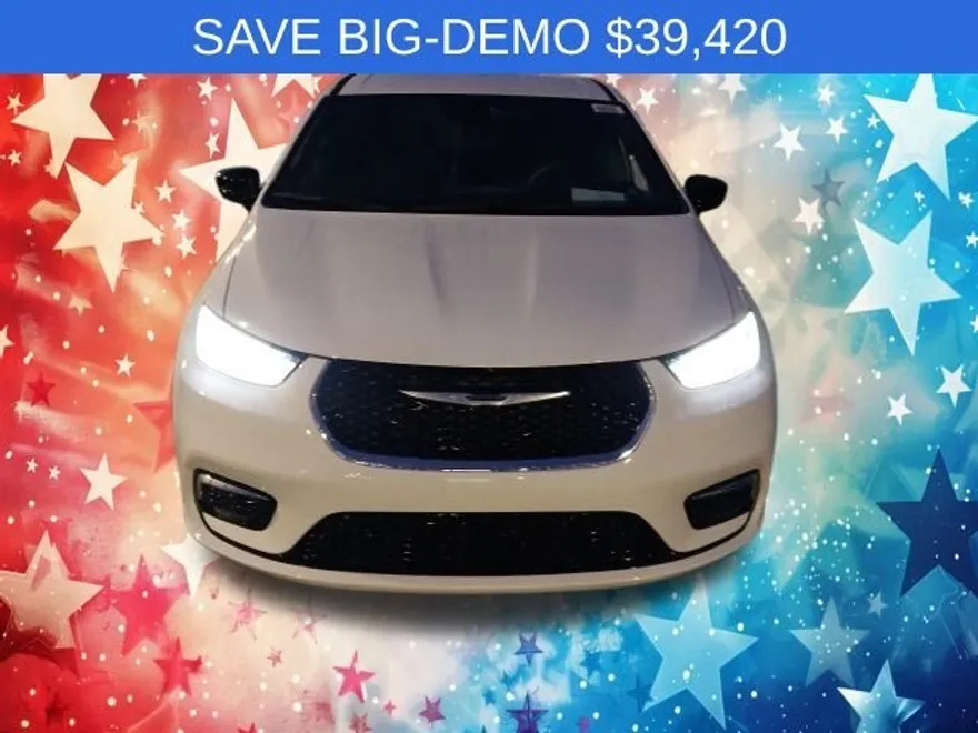 2025 Chrysler Pacifica photo 1