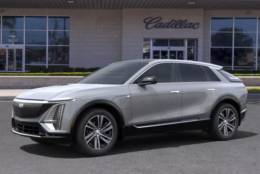2025 Cadillac Lyriq Luxury photo 1