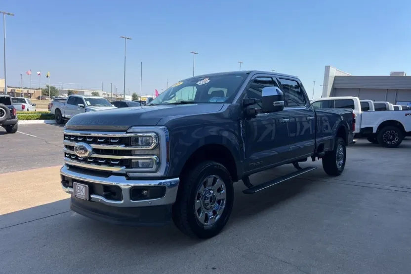 2025 Ford F-350 photo 1