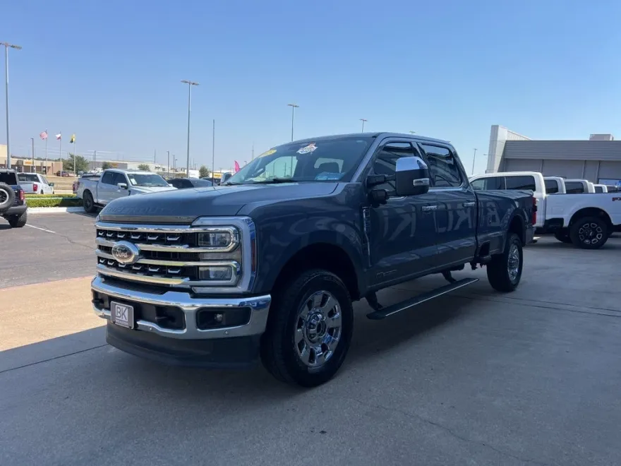 2025 Ford F-350 photo 1