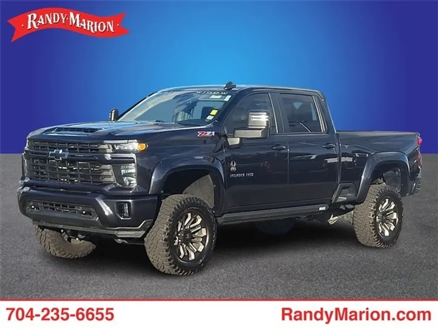 2024 Chevrolet Silverado 2500HD LT photo 1