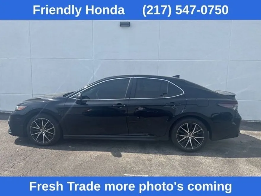 2024 Toyota Camry SE photo 1
