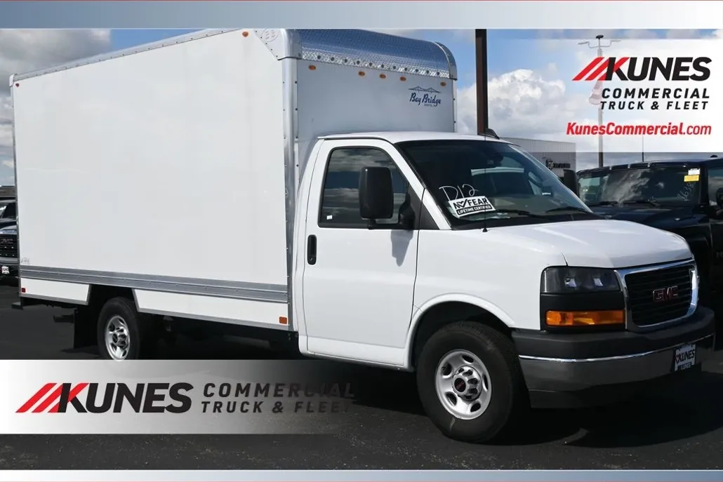 2025 Gmc Savana 3500 Cutaway photo 1