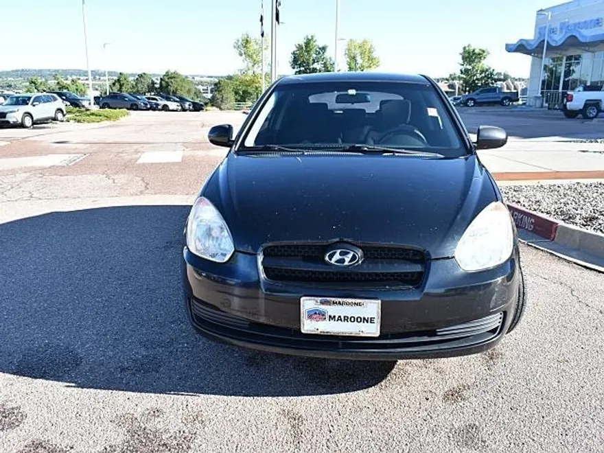 2011 Hyundai Accent GS photo 1