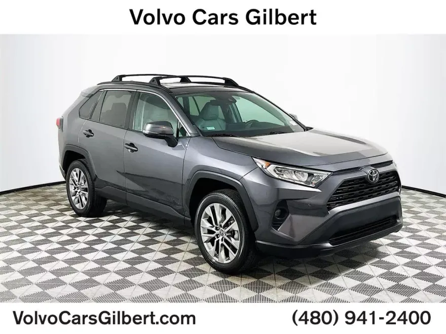 2021 Toyota RAV4 XLE Premium photo 1