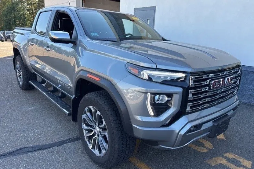 2023 Gmc Canyon Denali photo 1