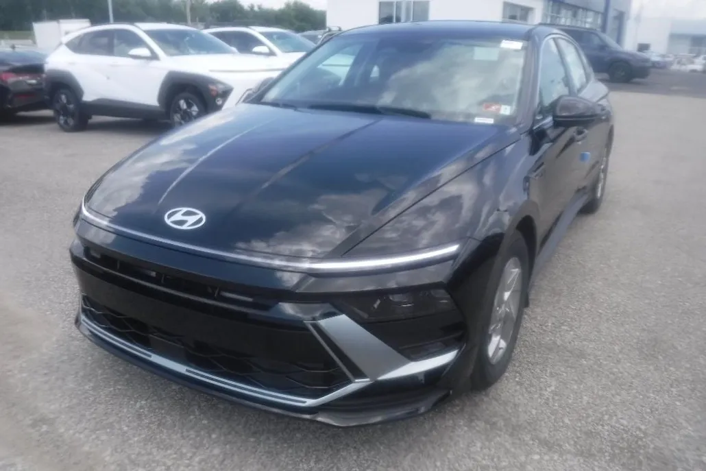 2025 Hyundai Sonata SE photo 1