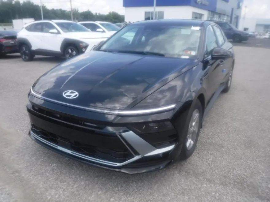 2025 Hyundai Sonata SE photo 1