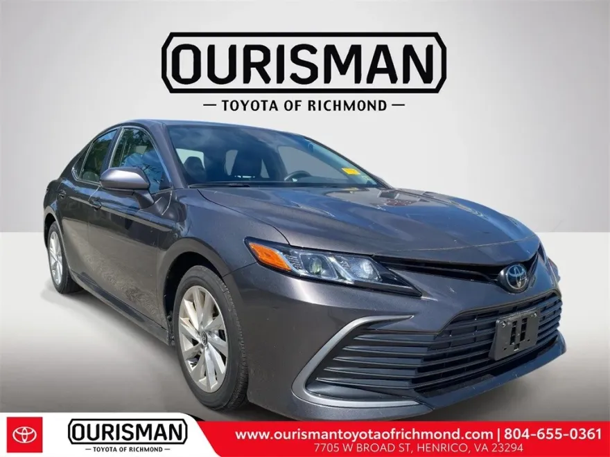 2022 Toyota Camry LE photo 1