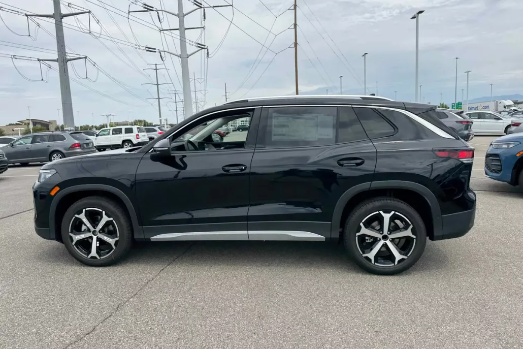 2025 Volkswagen Tiguan SE photo 1