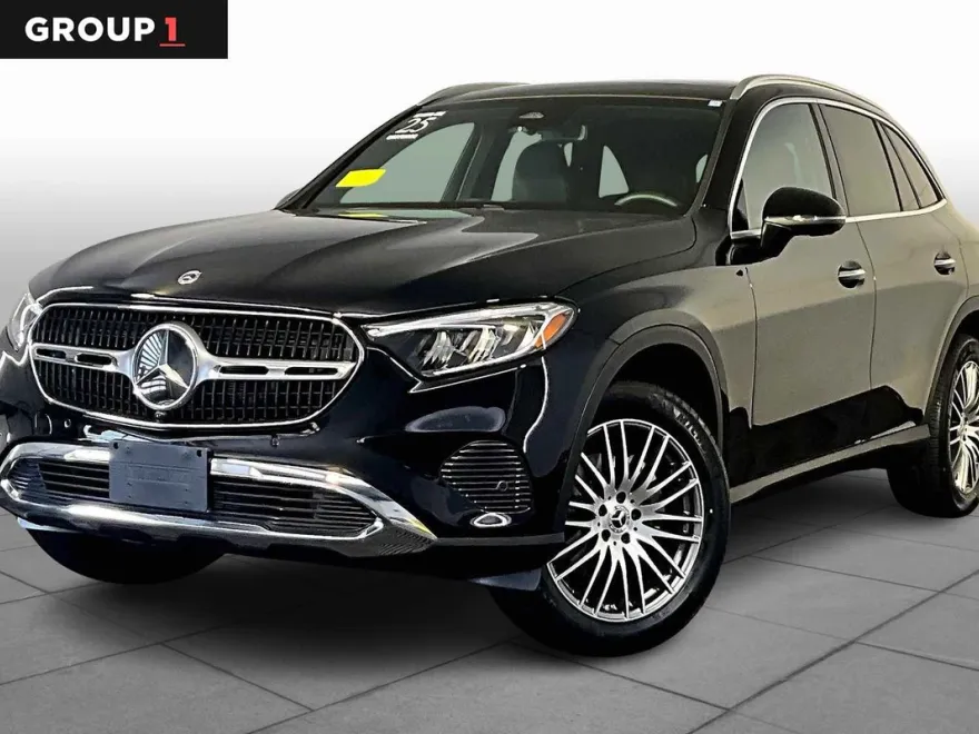 2025 Mercedes Benz GLC 300 4MATIC photo 1