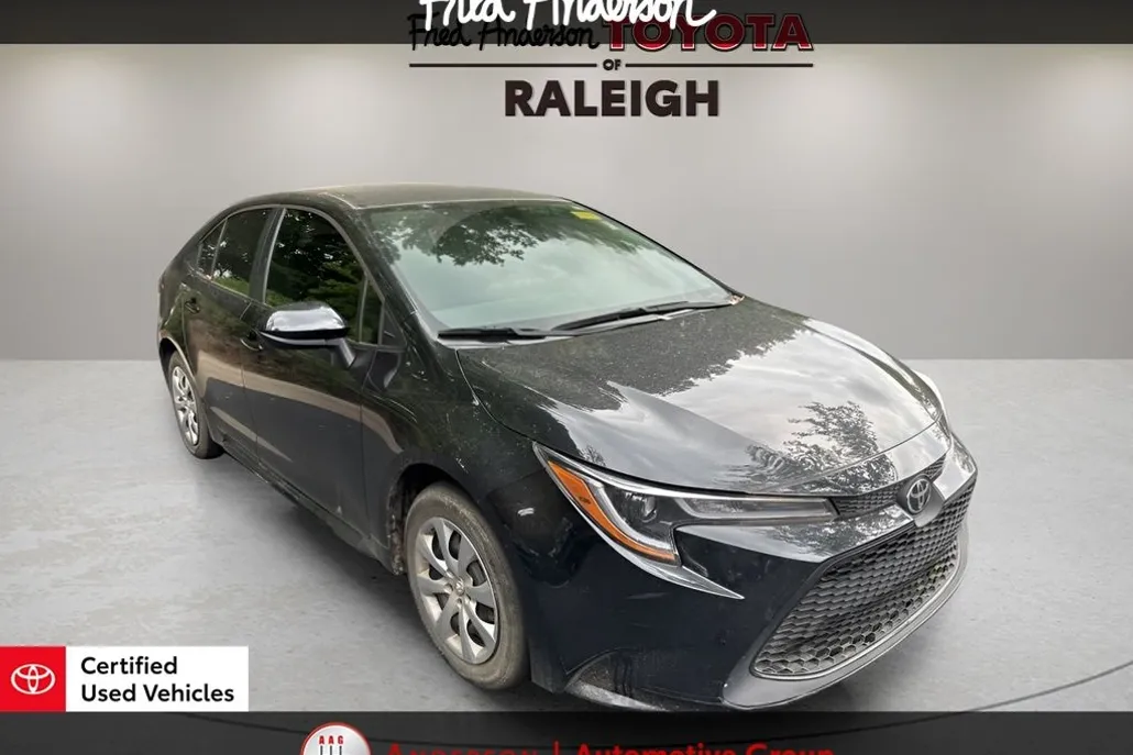 2022 Toyota Corolla LE photo 1