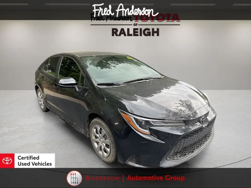 2022 Toyota Corolla LE photo 1