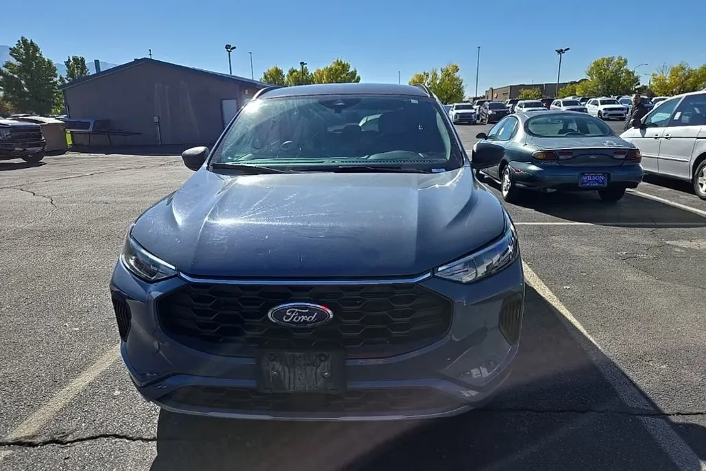 2024 Ford Escape ST-Line photo 1