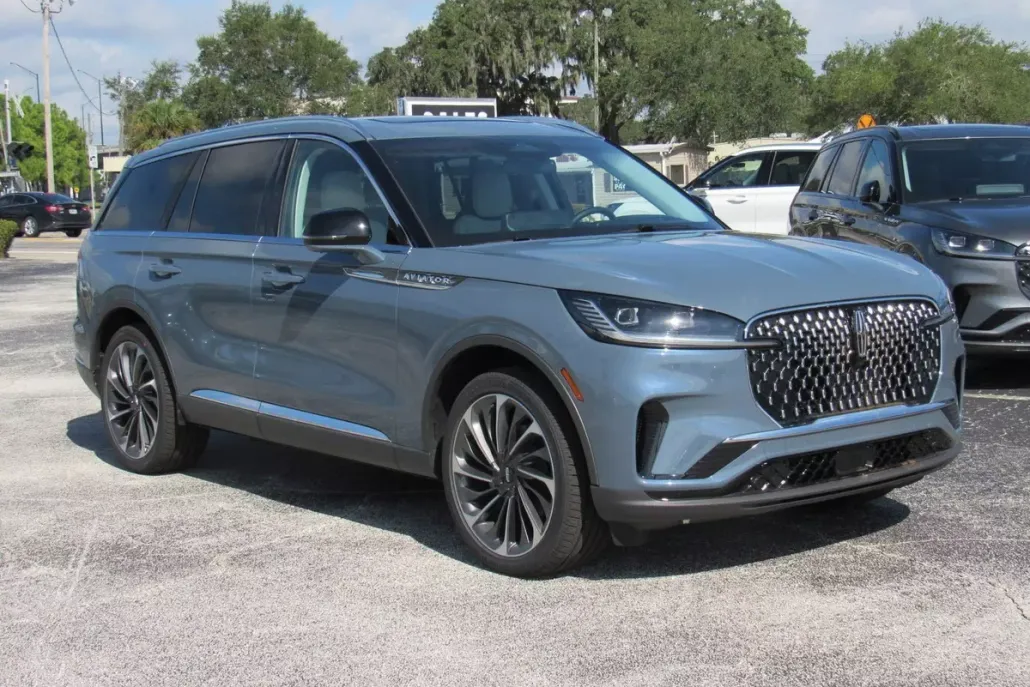 2025 Lincoln Aviator Reserve photo 1