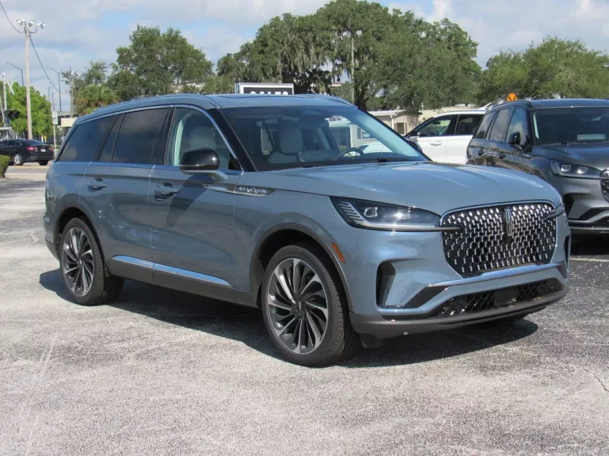 2025 Lincoln Aviator Reserve photo 1