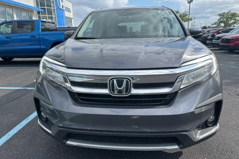 2022 Honda Pilot Touring photo 1
