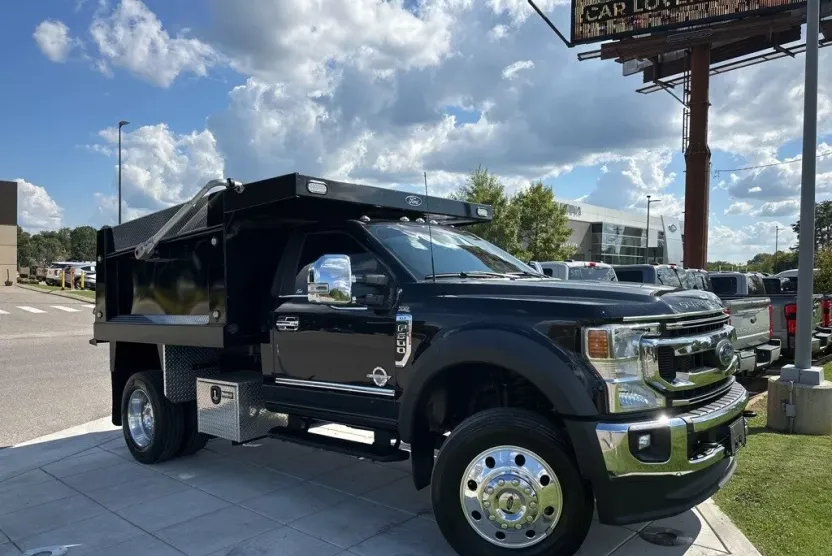 2022 Ford F-600 photo 1