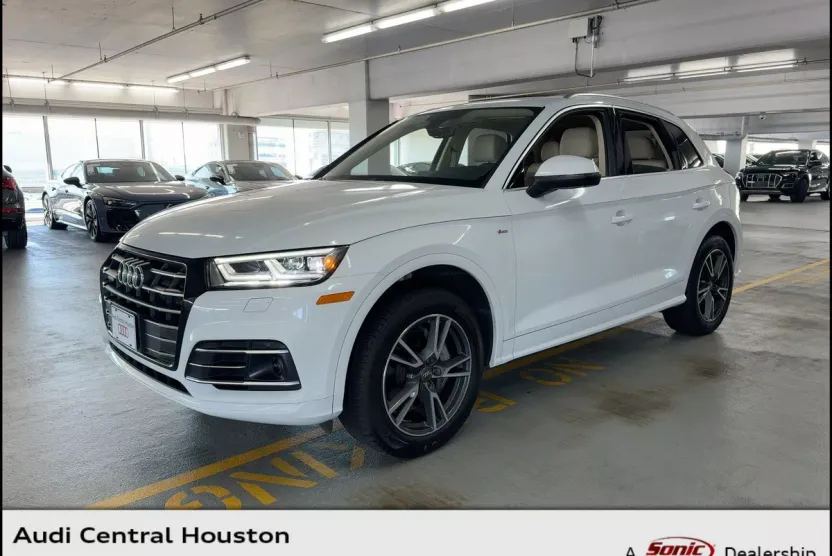2020 Audi Q5 Premium Plus photo 1