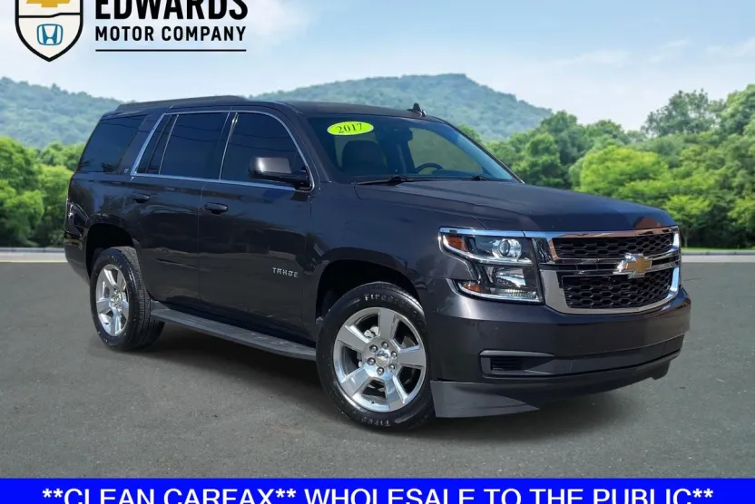 2017 Chevrolet Tahoe LT photo 1