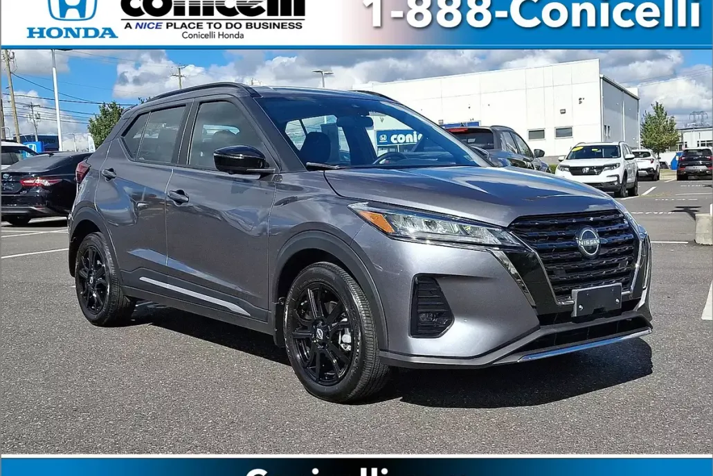 2024 Nissan Kicks SR photo 1