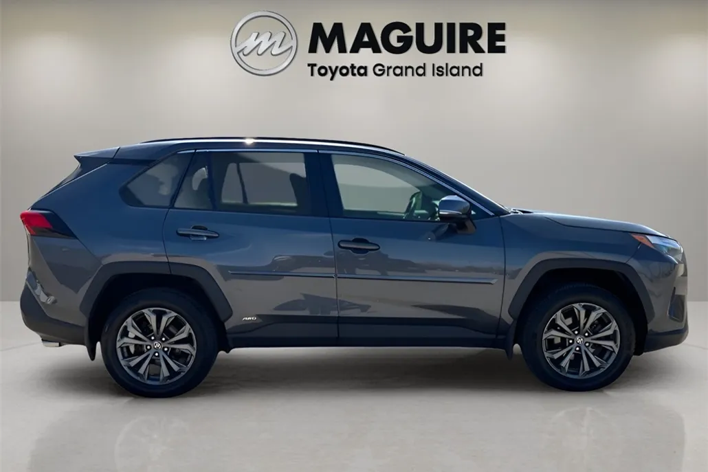 2023 Toyota RAV4 Hybrid XLE Premium photo 1