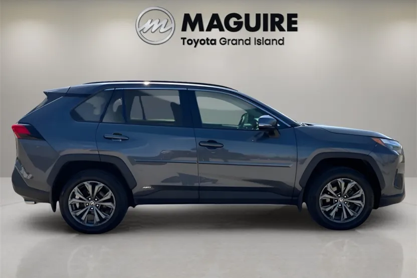 2023 Toyota RAV4 Hybrid XLE Premium photo 1