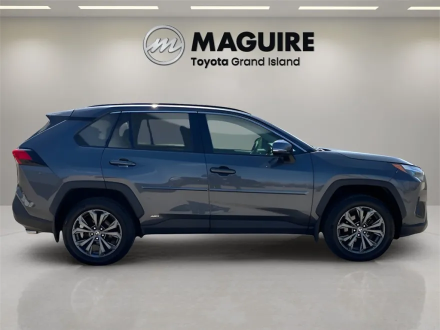 2023 Toyota RAV4 Hybrid XLE Premium photo 1