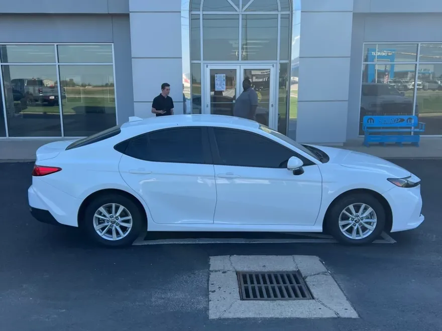 2025 Toyota Camry LE photo 1
