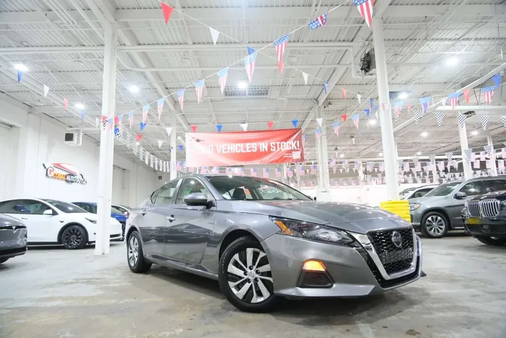 2022 Nissan Altima 2.5 S photo 1