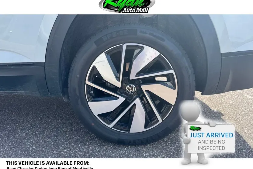 2025 Volkswagen Atlas SE photo 1