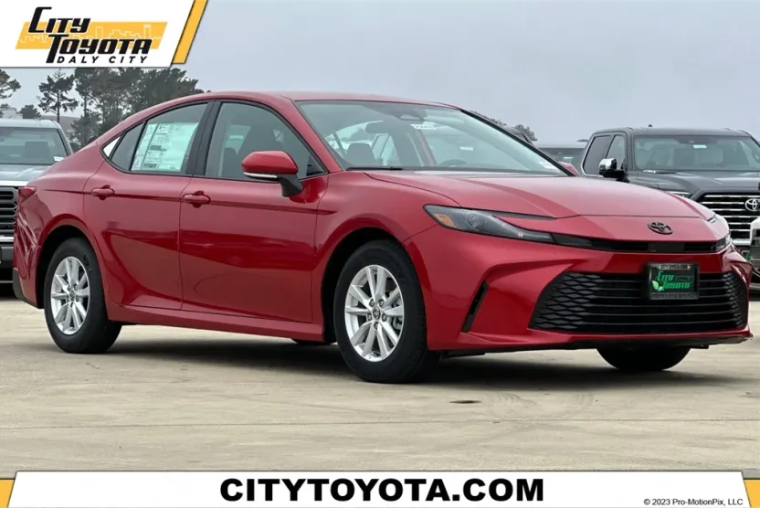 2025 Toyota Camry LE photo 1