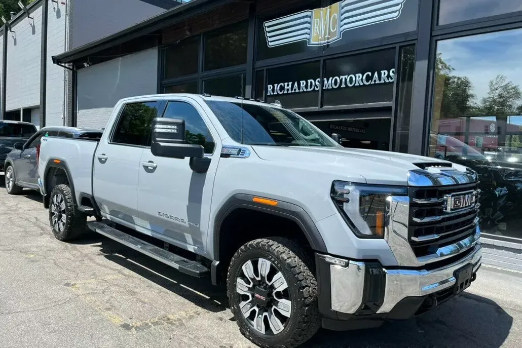 2025 Gmc Sierra HD SLE photo 1