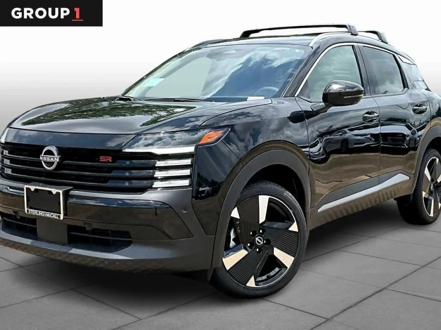 2025 Nissan Kicks SR photo 1
