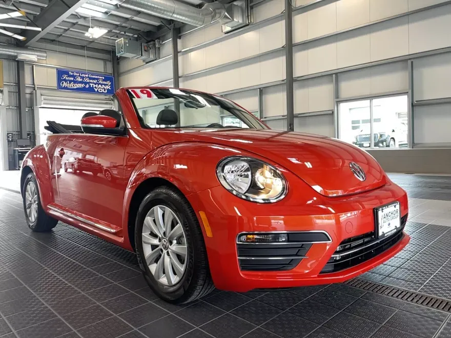 2019 Volkswagen Beetle S Convertible photo 1