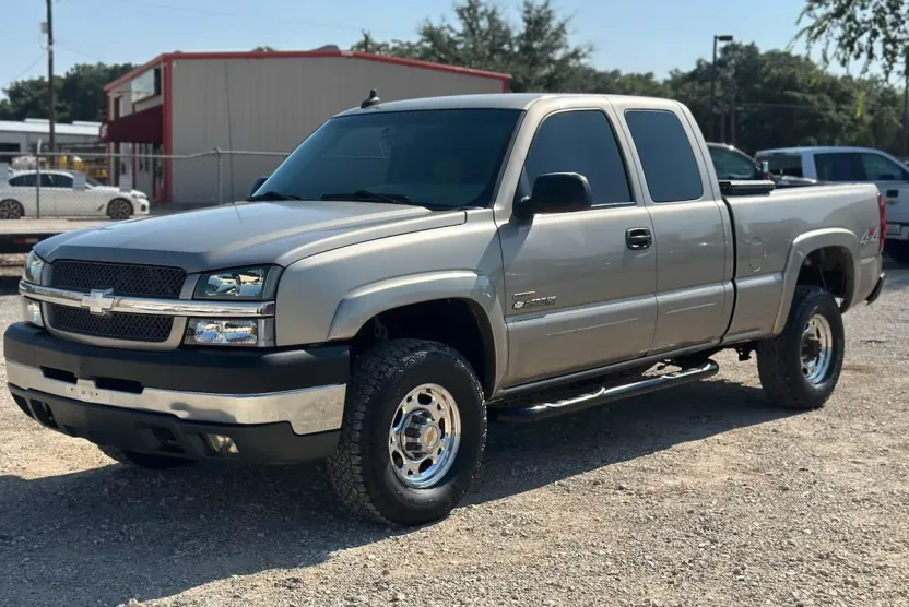 2003 Chevrolet Silverado 2500HD LT photo 1