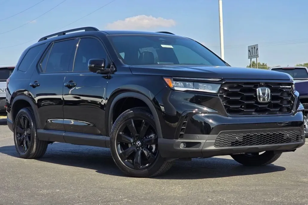 2025 Honda Pilot Black Edition photo 1