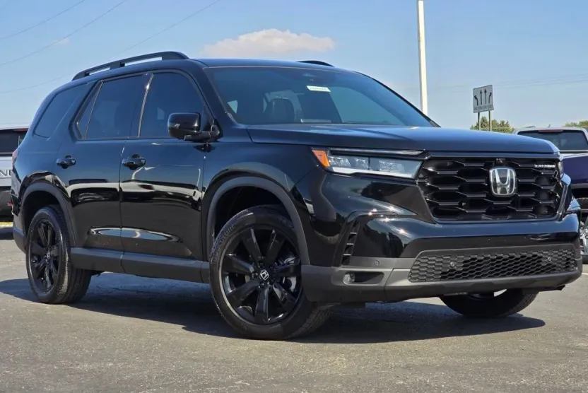 2025 Honda Pilot Black Edition photo 1