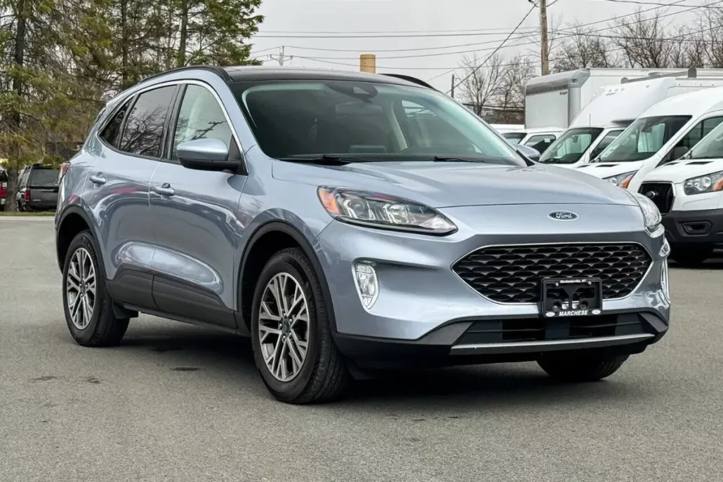 2022 Ford Escape SEL photo 1