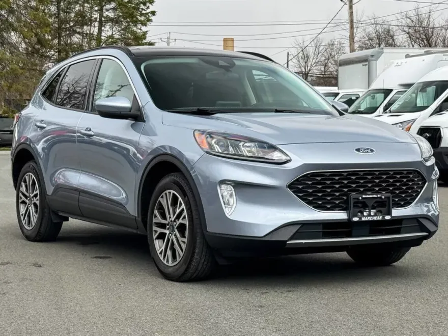 2022 Ford Escape SEL photo 1